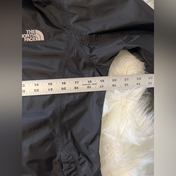 The North Face Hyvent woman’s outdoor Jacket with hoodie size small color black - Picture 9 of 9